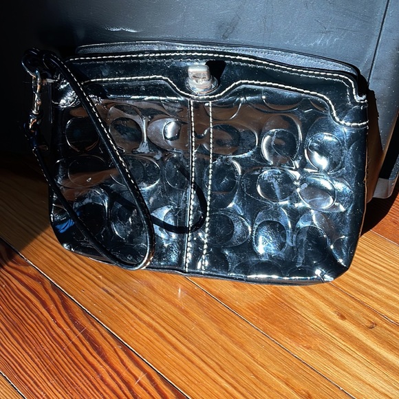 Coach Black Patent Leather Signature Wristlet. - Picture 8 of 12